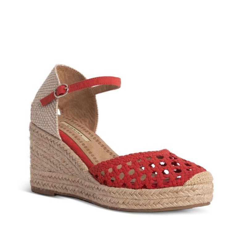 Esparteña Con Cuña Cerrada Rojo marca Corina REF. M3367