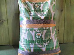 Estiércol en pellets, abono orgánico, fertilizante natural.