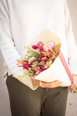 Exuberante bouquet variado de flores secas Lady Bird