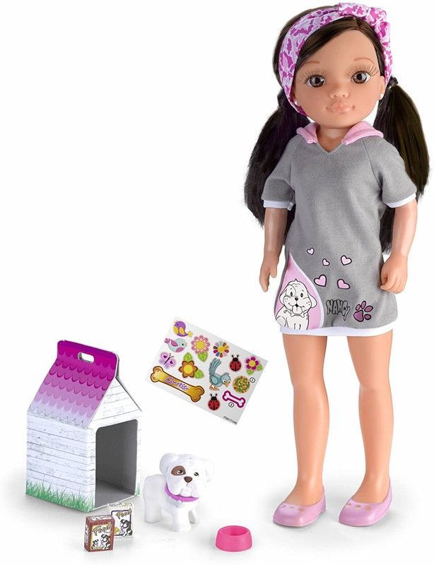 Famosa Nancy y su perrito Cookie