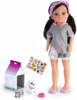 Famosa Nancy y su perrito Cookie