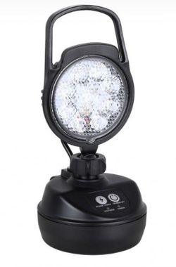 Faro De Trabajo LED Con Batería Recargable E Imán