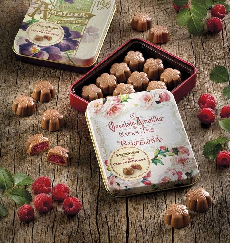 Flores chocolate leche frambuesa caja metálica amatller