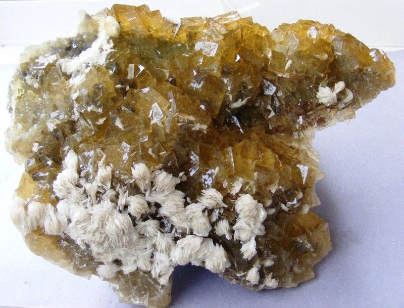 Fluorita amarilla con barita