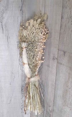 Gavilla de Flor Seca con Tela Metálica