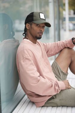 Gorra trucker de 5 paneles con parche cuadrado