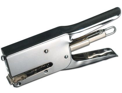 Grapadora Q-Connect de Tenaza -Capacidad 40 Hojas -Usa Grapas 24/6 26/6