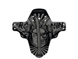 🚵‍♂️ Guardabarros AMS Mud Guard – Ronin/Grey  ⚔️ Protección de alto rendimiento con un diseño samurái