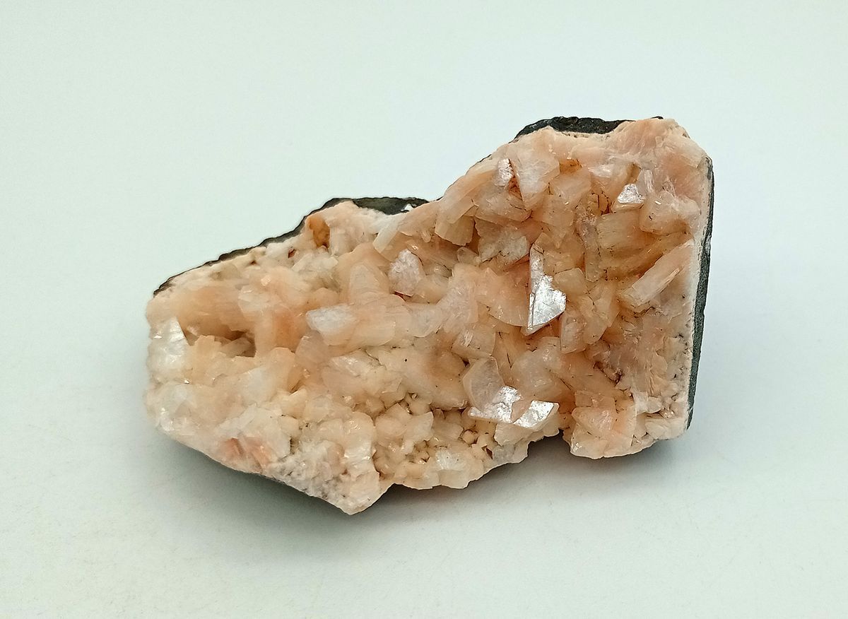 Heulandita cristales sobre matriz