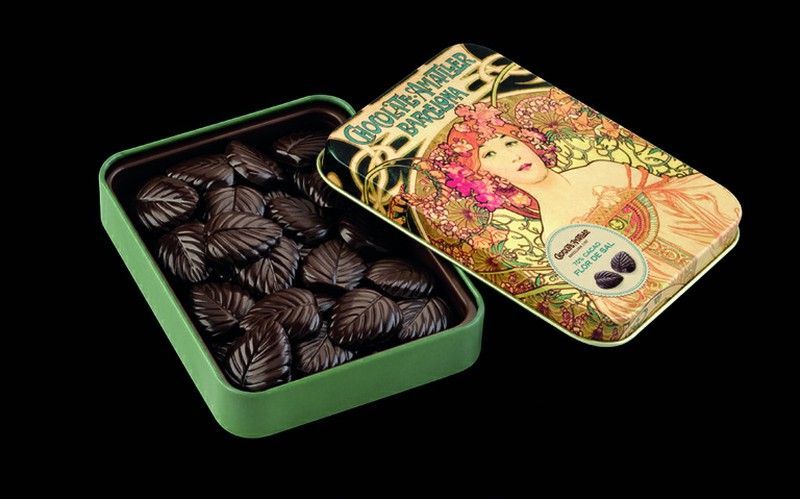 Hoja chocolate negro y sal caja metálica amatller 60 grs