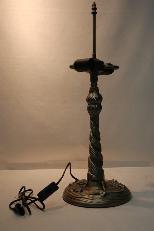 Instalación sobremesa mayor con relieve de libélulas 2 luces E27 para pantalla mínimo diámetro 40cm