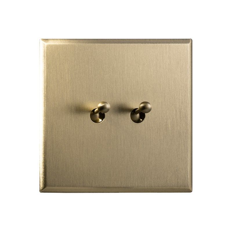 Interruptores y enchufes modelo REGENT de Atelier Luxus