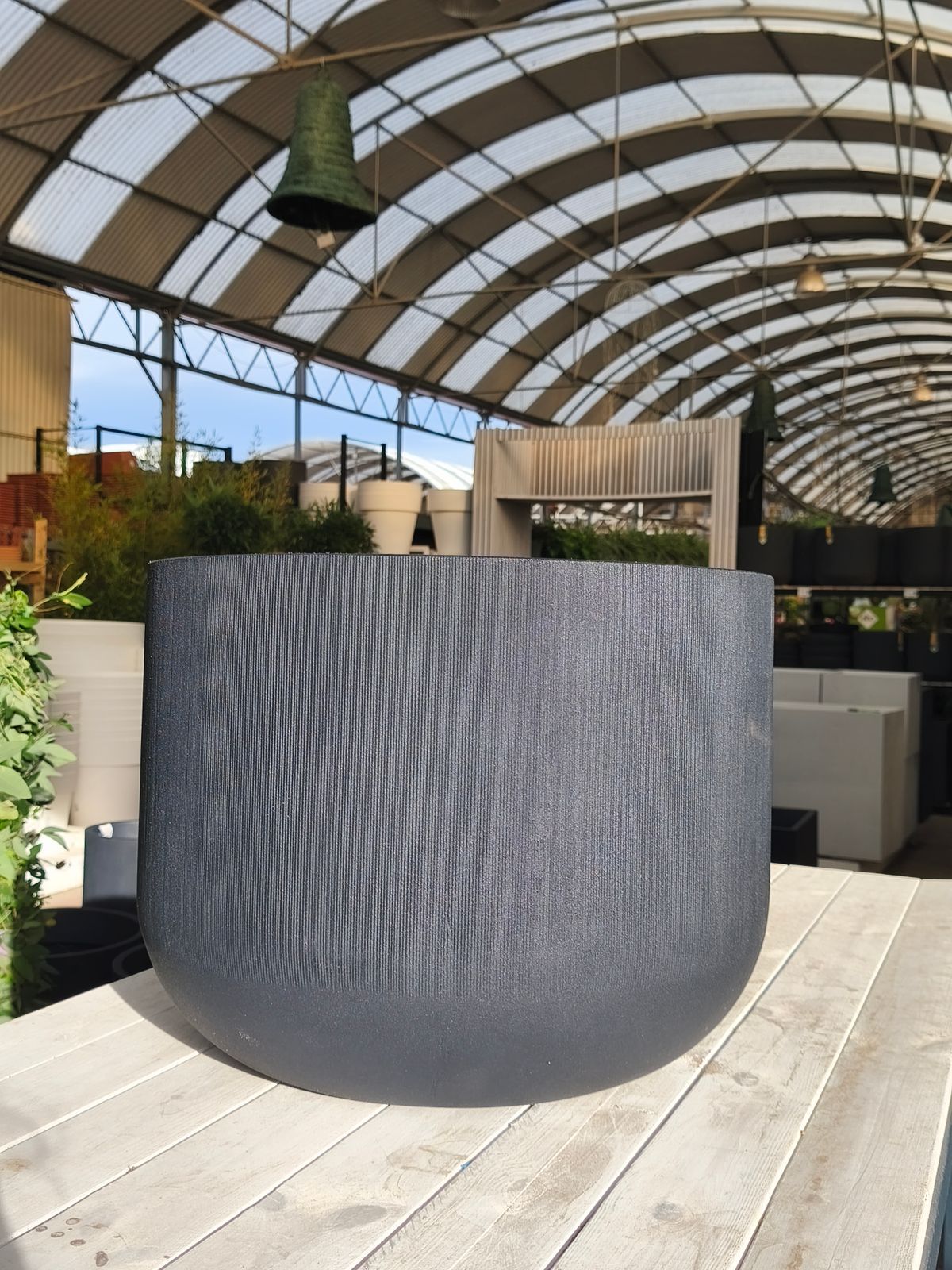 JAPI - Macetero Rotacional Fringe 55x55x42cm Negro