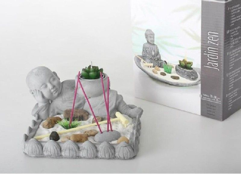 Jardin Zen monje tumbado