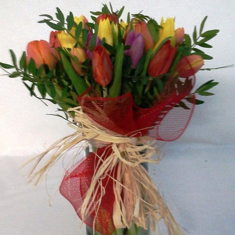 Jarrón con 30 Tulipanes Variados