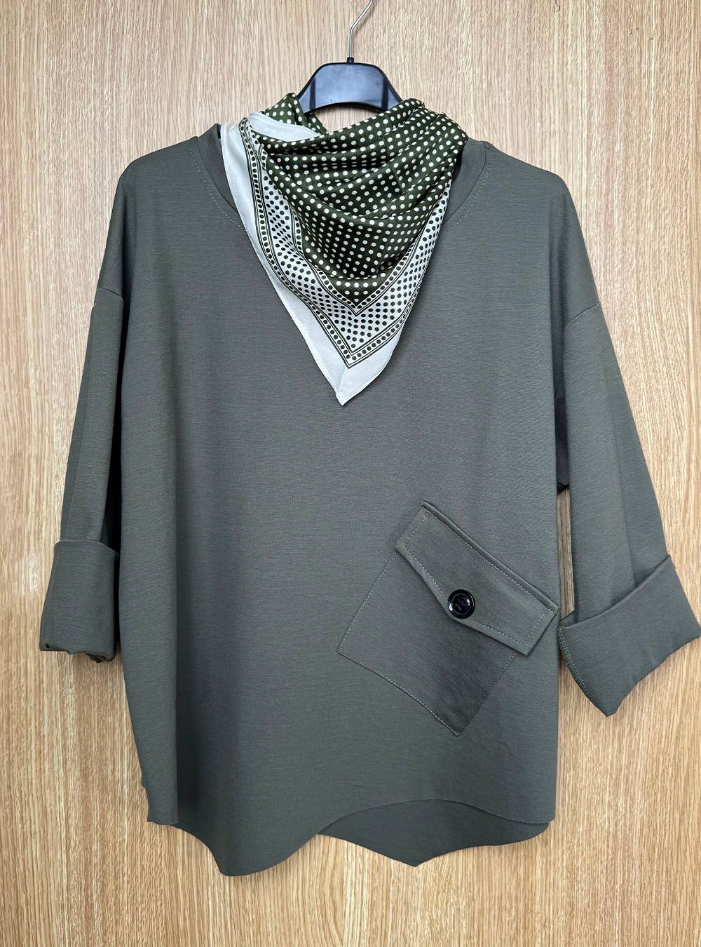 Jersey oversize bolsillo kaki