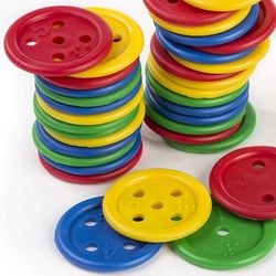 Juego de ensartar: 140 botones + 10 cordones