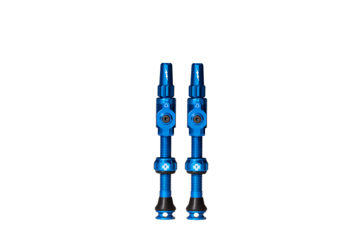 Juego de Válvulas Tubeless Muc-Off Big Bore Hybrid 45 mm 🔩🚴‍♂️ | Color Azul 🔵 | Máximo Flujo de Aire 💨 y Fácil Instalación 🔧✨