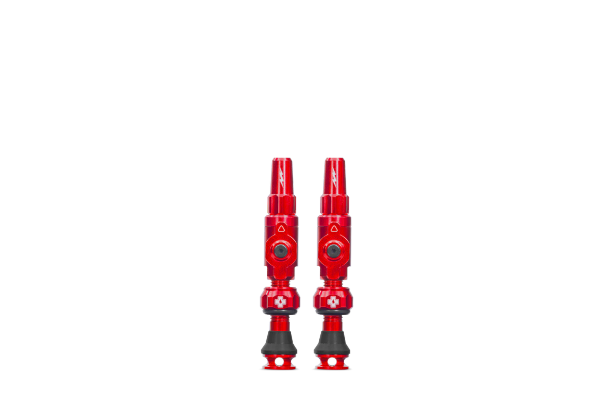 Juego de Válvulas Tubeless Muc-Off Big Bore Lite 30 mm Rojo 🚴‍♂️🔩💨 | Válvulas Ligeras y Flujo Rápido para MTB y E-Bike 🚀