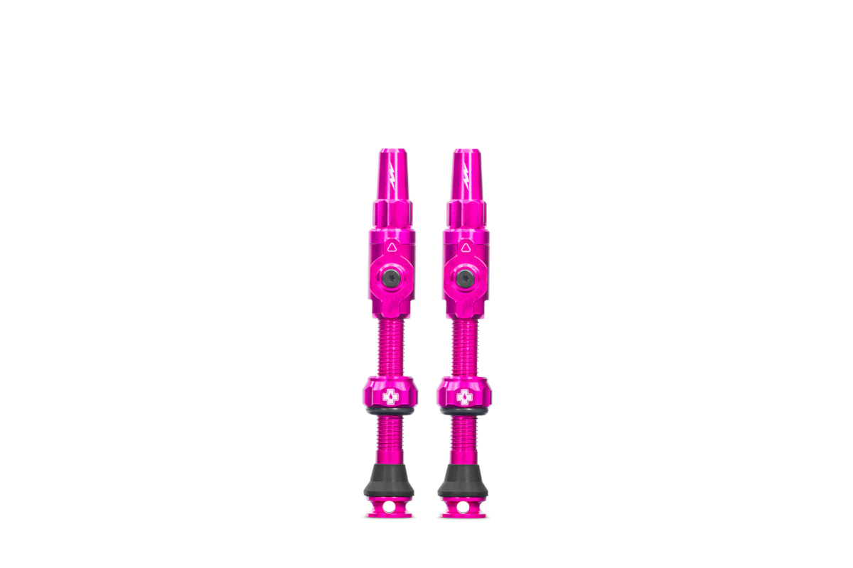 Juego de Válvulas Tubeless Muc-Off Big Bore Lite 45 mm Rosa 🚴‍♀️💖 | Flujo Rápido y Ligero ⚡✨