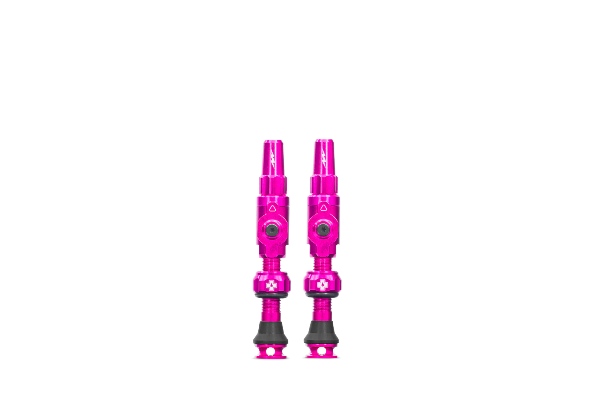 Juego Válvulas Tubeless Muc-Off Big Bore Lite 35 mm 🌸 Rosa 💨 | Ultraligeras 🚴‍♀️ MTB y E-Bike 🚀