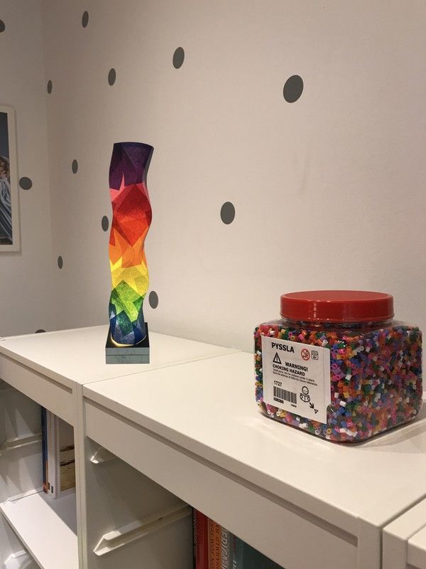 Lámpara de mesa columna OLAF CIRCUS CUP con papel tipo sándvich