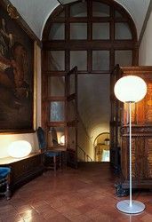 Lámpara de pie modelo Glo-Ball 3