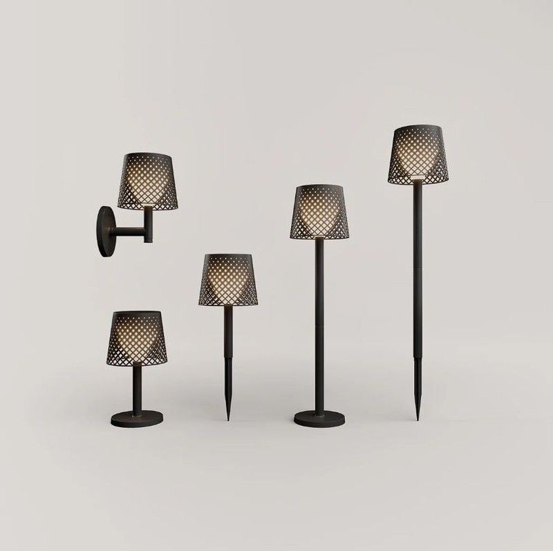 Lampara Solar Greta + Bareria  Color Negra New Garden