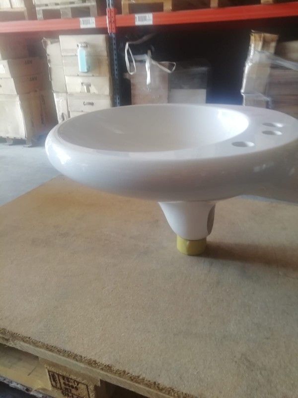 Lavabo a pared ovalado con 3 agujeros para grifería , Istambul de Vitra VIT42600030871