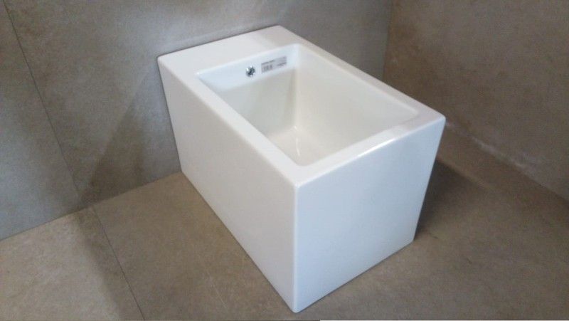 Lavabo cubo a pared, Verso de Catalano CATART65VE