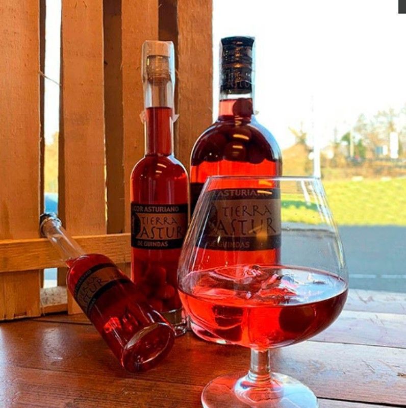 Licor Asturiano de Guindas Tierra Astur 20 cl