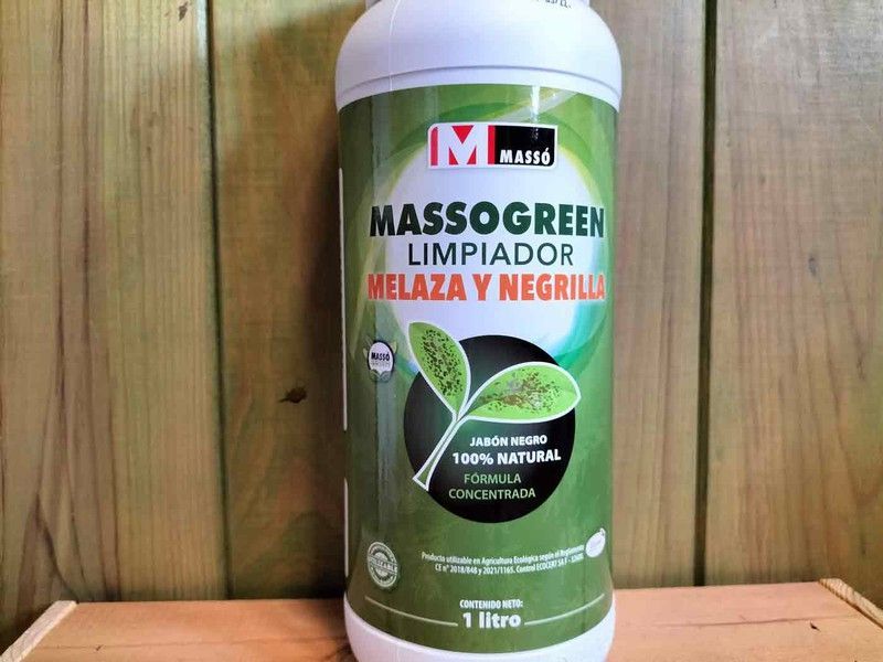 Limpiador de melazas y negrilla. Jabón negro