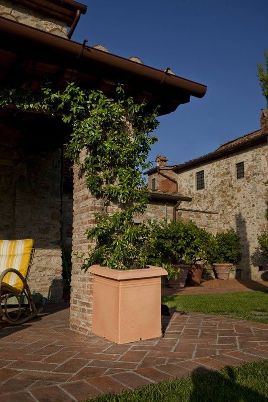 Maceta cuadrada de resina Liscio doppio