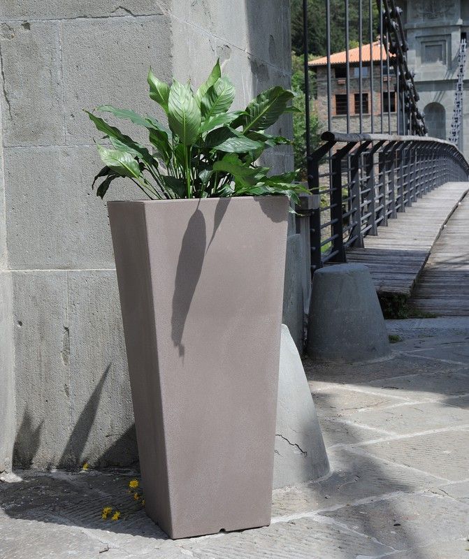 Maceta de resina Hydrus 29x40