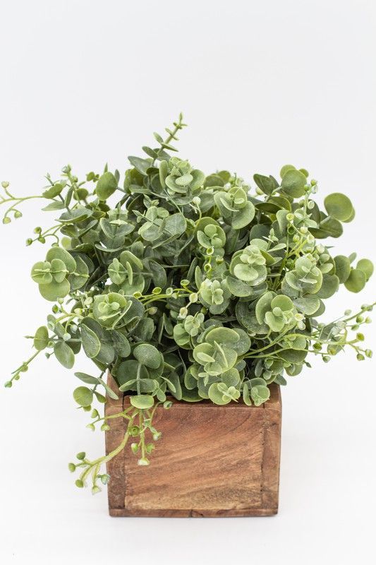 Macetero de eucalipto artificial