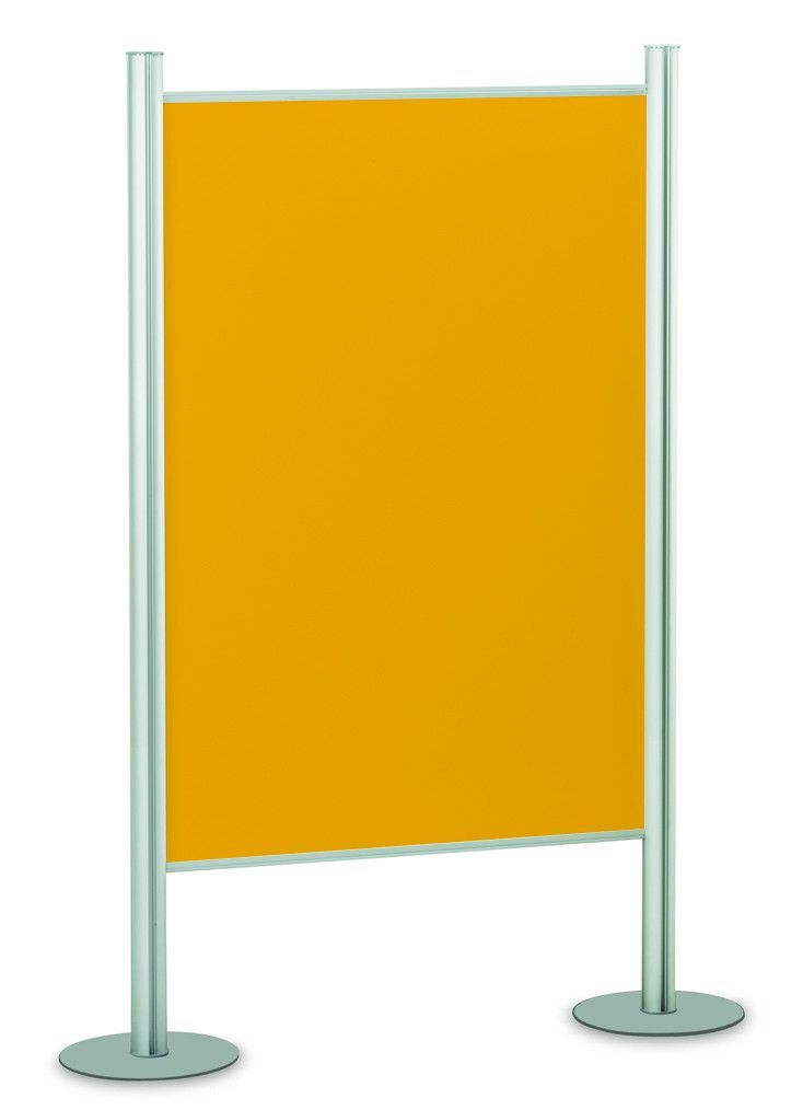 Mamparas modulares de corcho tapizado ocre con marco de aluminio medidas 90 x 150 cm.