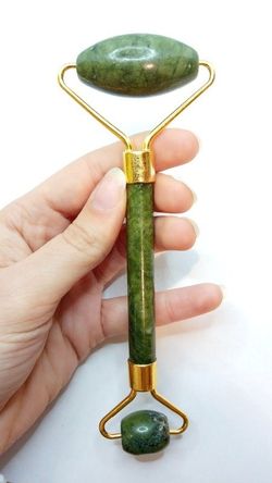 Masajeador facial de Jade nefrita