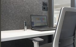 Mesa de Trabajo Vega 2 con Tablero Blanco Premium para Cabina