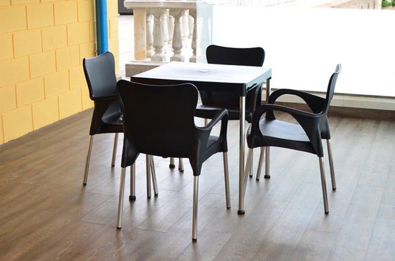 Mesa resina negra y patas aluminio 70x70 garden life