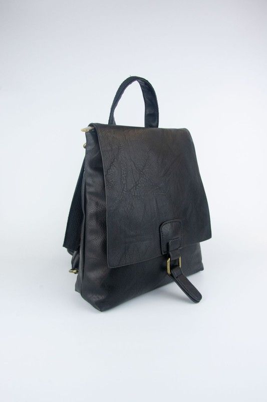 Mochila de color negro convertible en bolso con tiras modelo Oliva Ref.008N