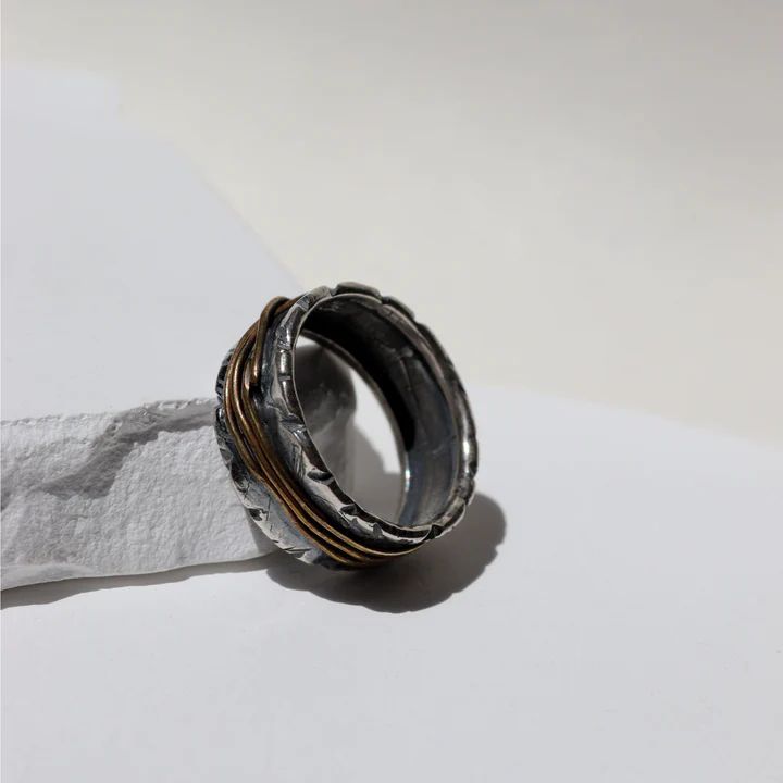 MR029X Anillo Plata de Palo hombre colección Rakka de plata con hilos de bronce