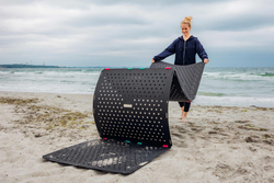 Panel de movilidad Sandtile, paneles de acceso a playa, cesped, grava.