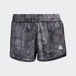 Pantalón corto adidas pacer woven floral