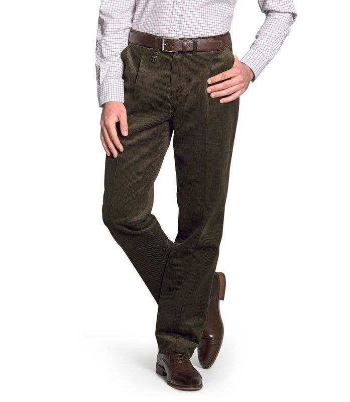 Pantalones de pana azul marino o verde