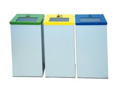 Papelera de reciclaje con tapa abatible