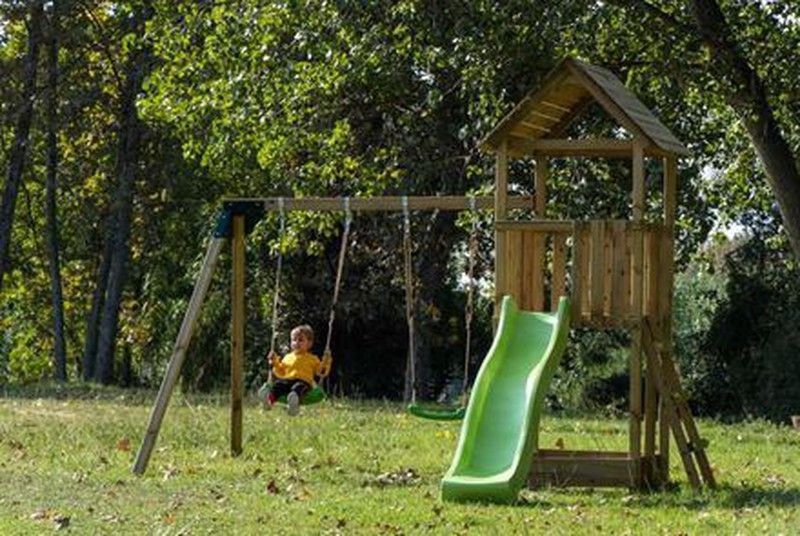 Parque infantil con arenero y columpio doble Tibidabo L