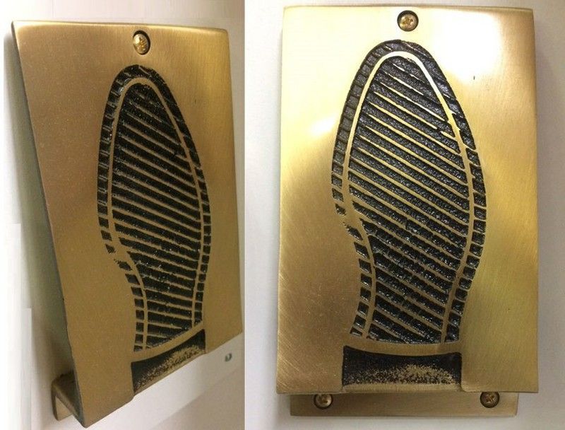 Pedal de empuje para puertas diseño huella