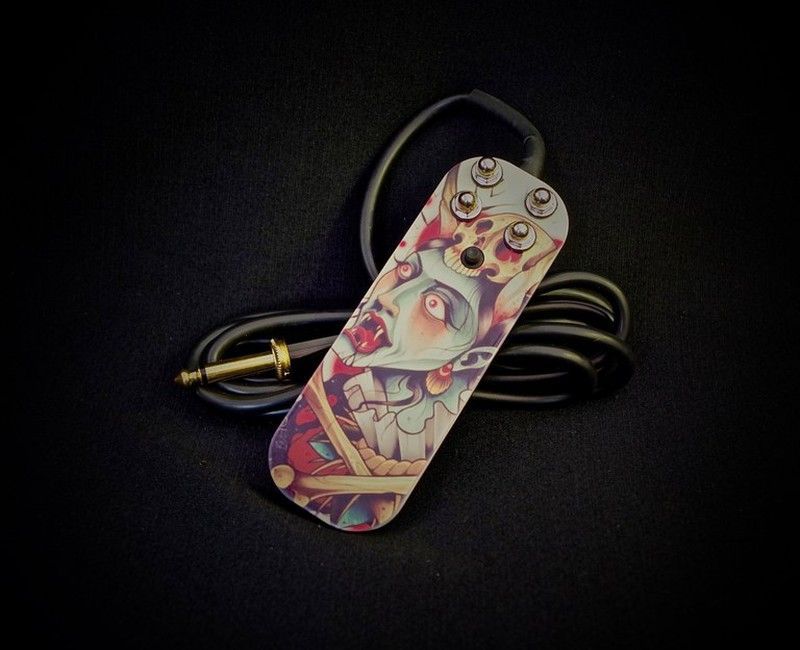 Pedal plano con diseño con función mantenido