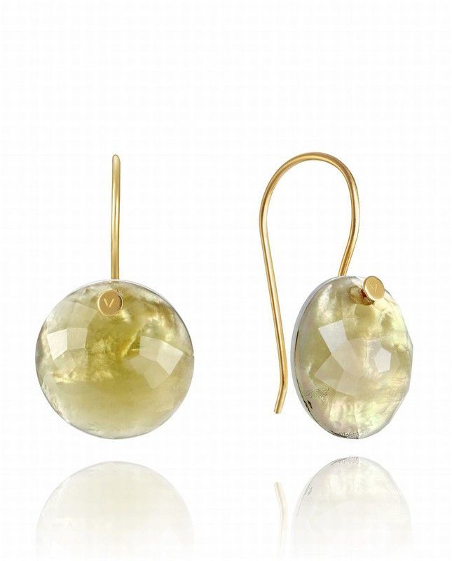 Pendientes de plata bañados en oro con piedra color verde