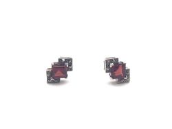 Pendientes Elegant de plata de ley Square Garnet